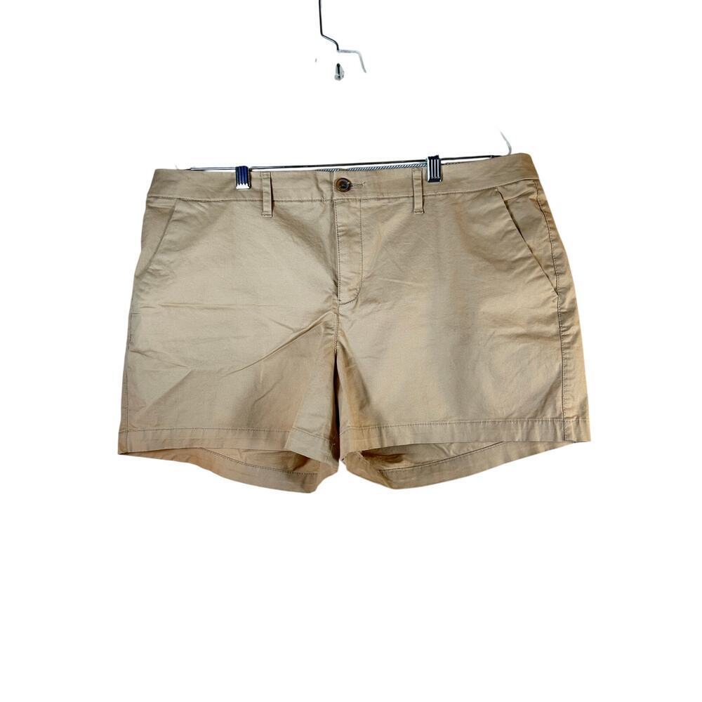 OLD NAVY Women’s Khaki Everyday Shorts / Size: 16